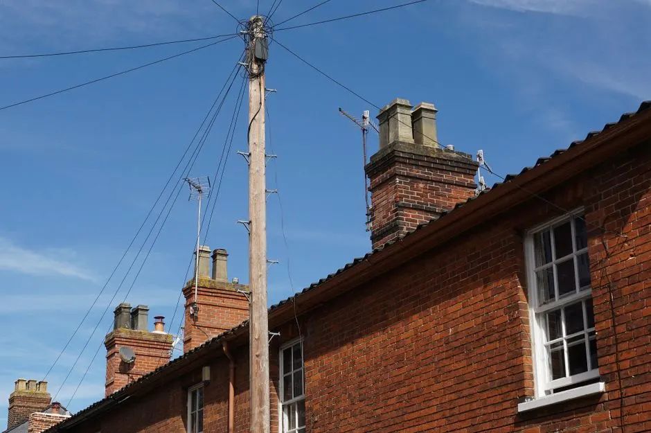 Chimney Tuckpointing by Wire Neo
